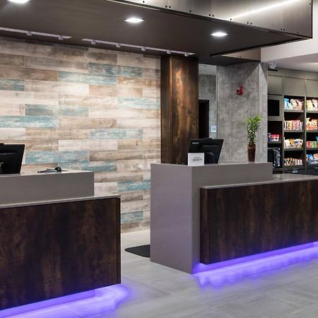 Courtyard By Marriott Houston Heights/I-10 Hotel Buitenkant foto
