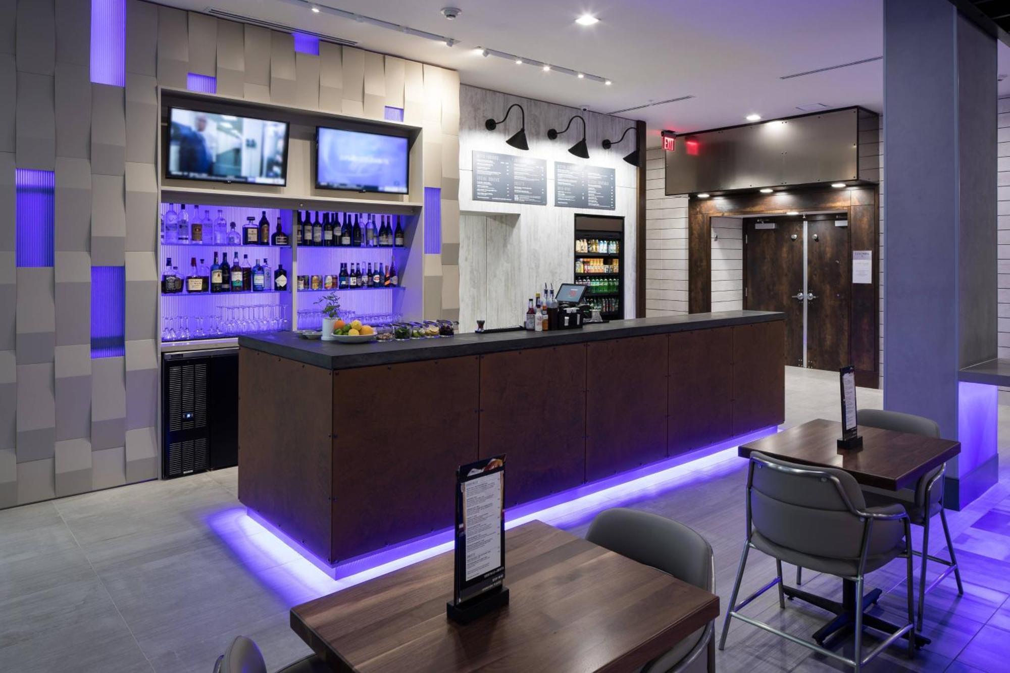 Courtyard By Marriott Houston Heights/I-10 Hotel Buitenkant foto