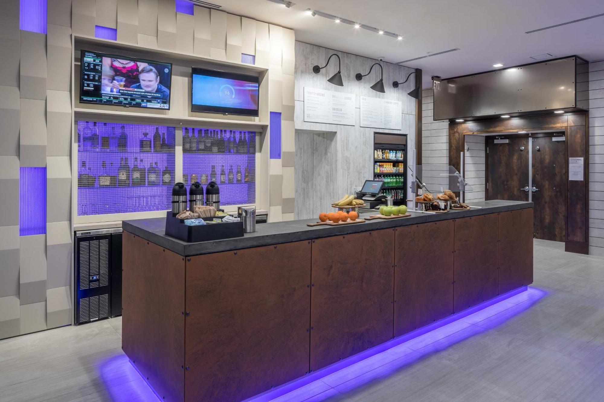 Courtyard By Marriott Houston Heights/I-10 Hotel Buitenkant foto