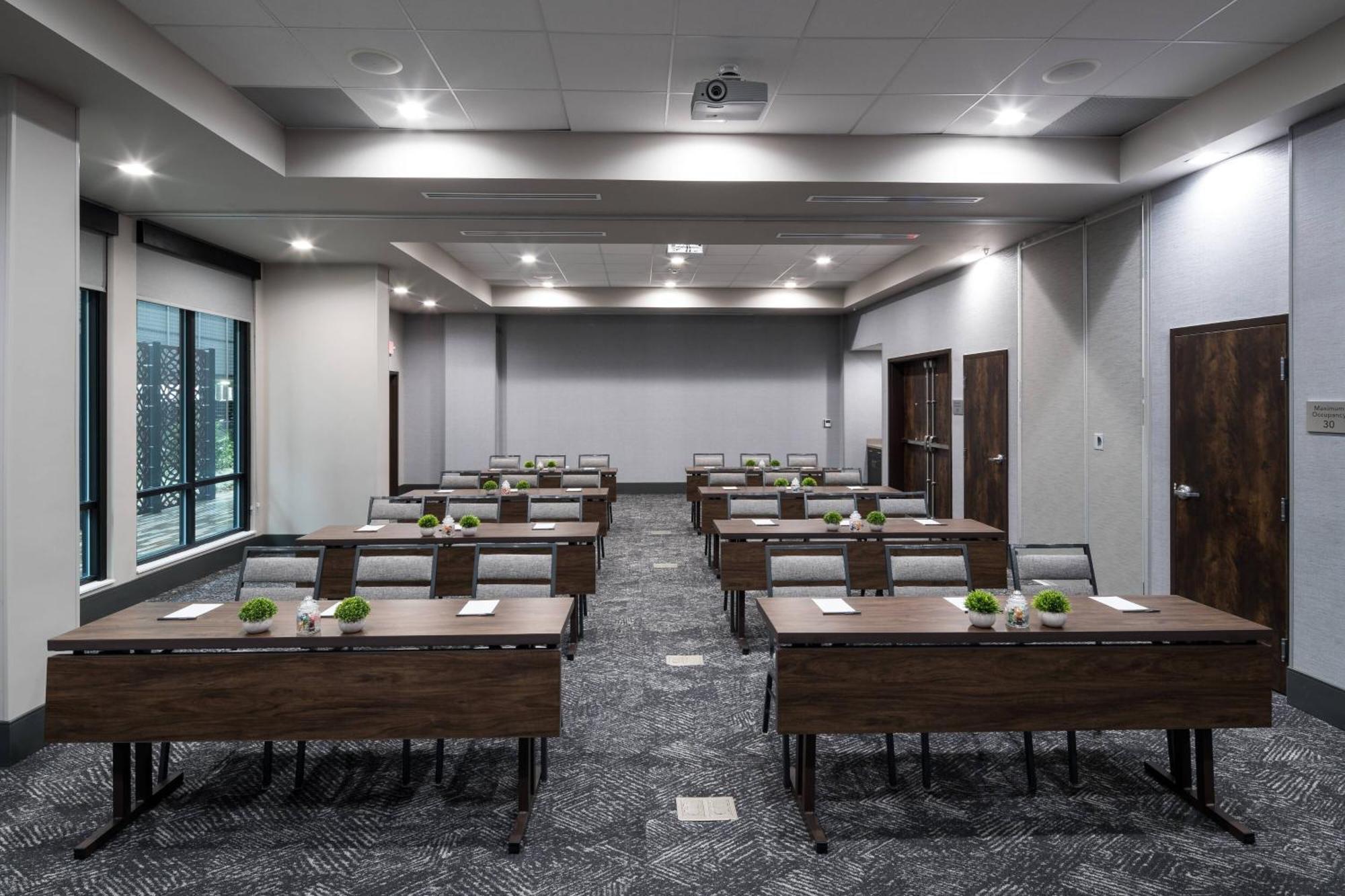 Courtyard By Marriott Houston Heights/I-10 Hotel Buitenkant foto