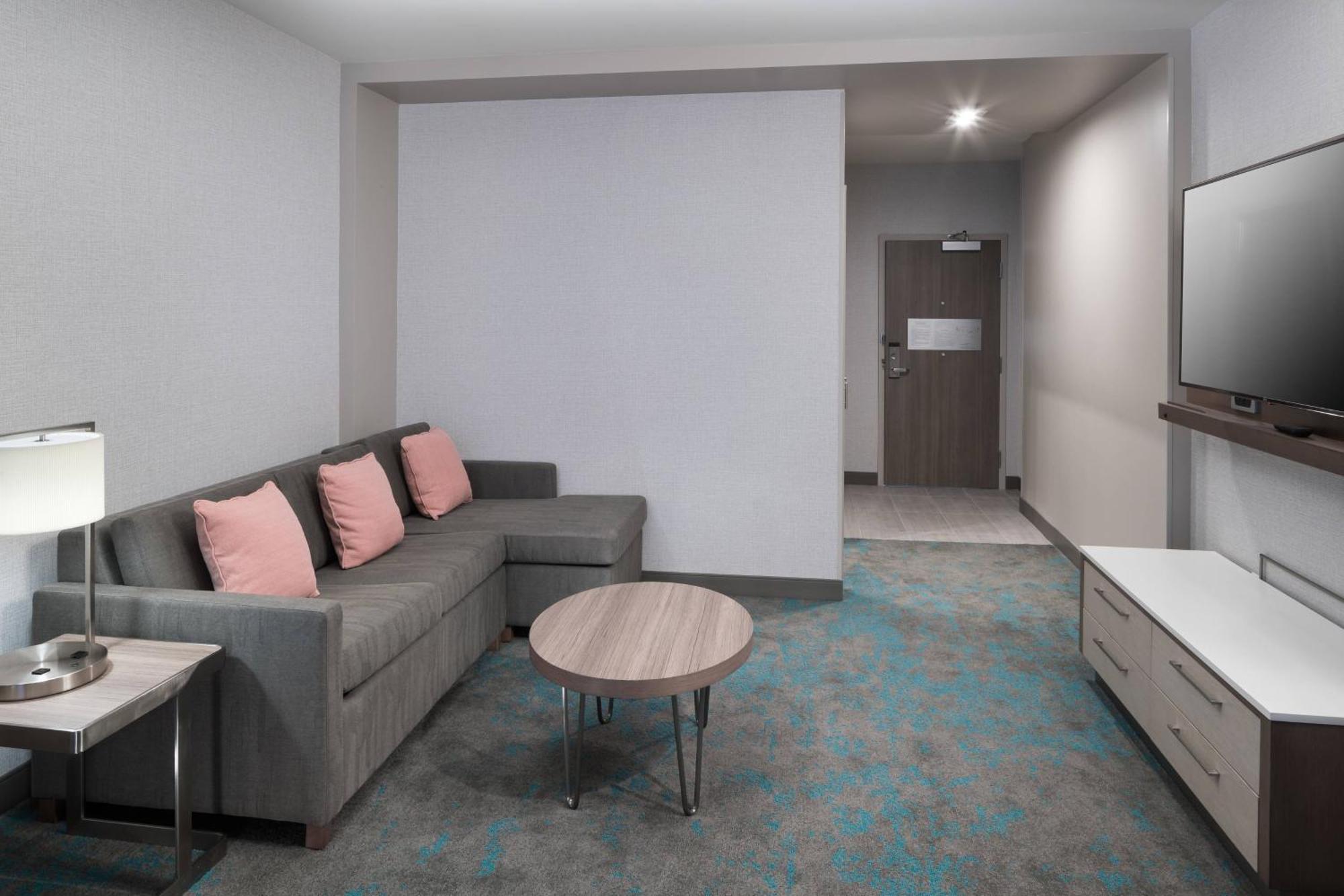 Courtyard By Marriott Houston Heights/I-10 Hotel Buitenkant foto