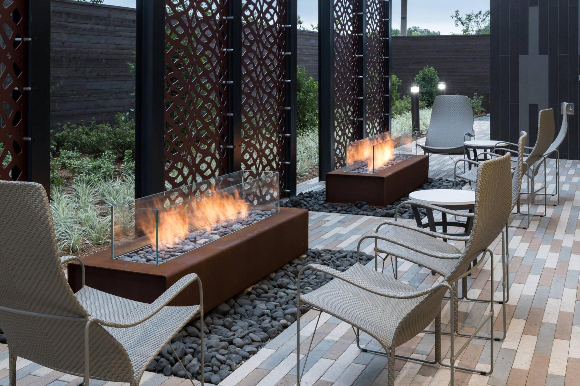 Courtyard By Marriott Houston Heights/I-10 Hotel Buitenkant foto