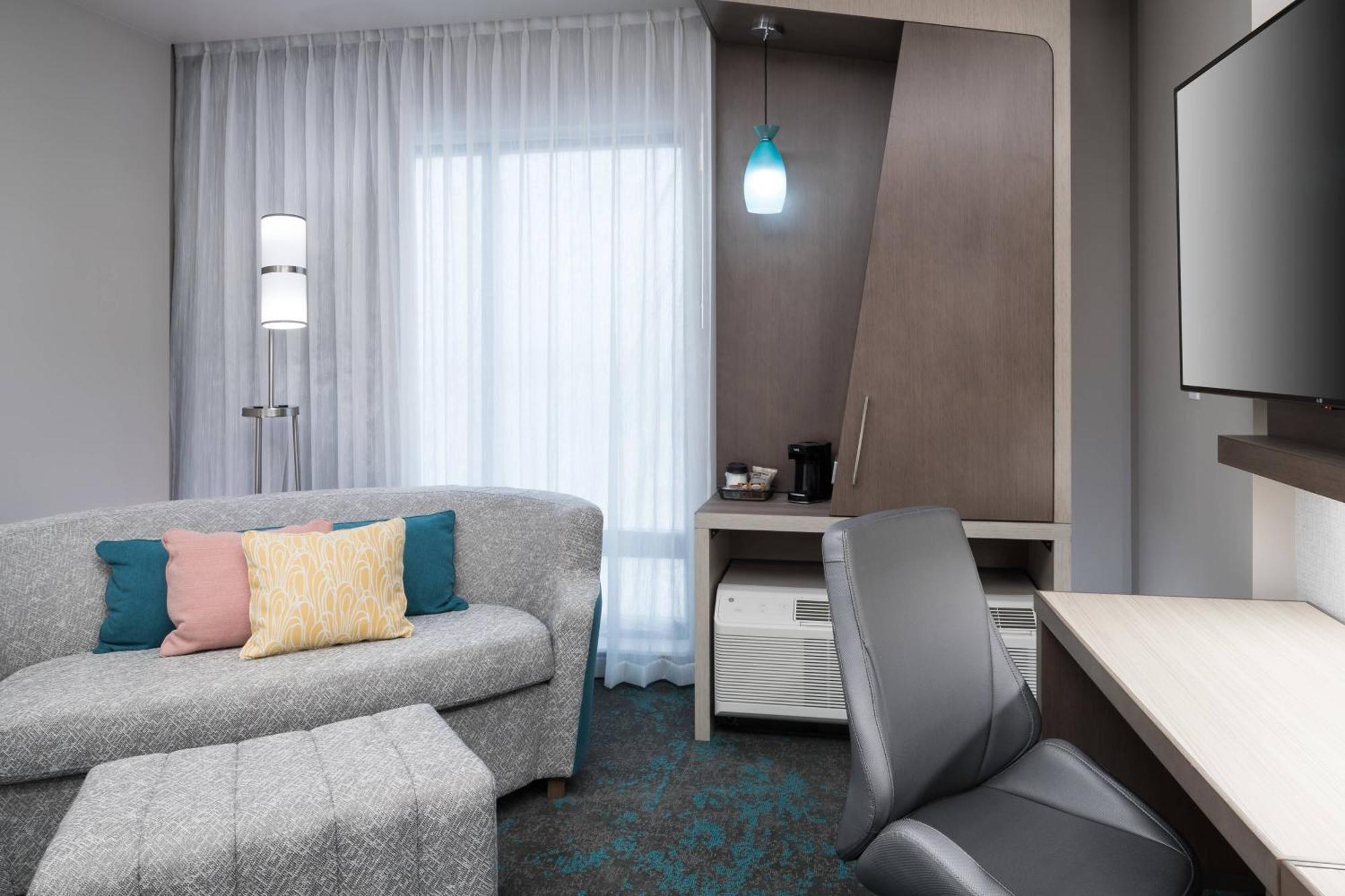 Courtyard By Marriott Houston Heights/I-10 Hotel Buitenkant foto