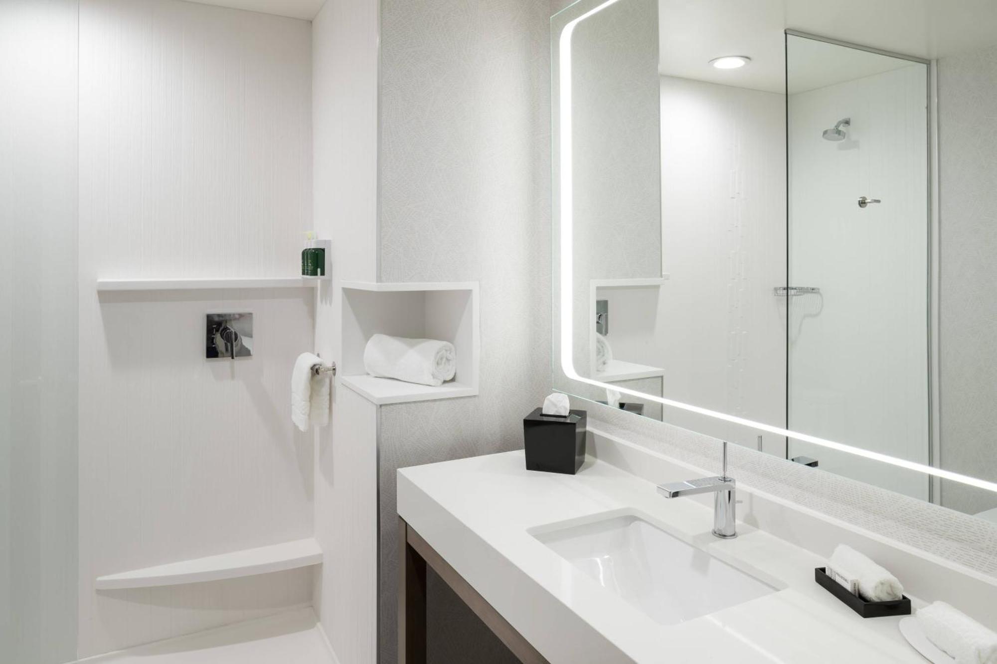 Courtyard By Marriott Houston Heights/I-10 Hotel Buitenkant foto